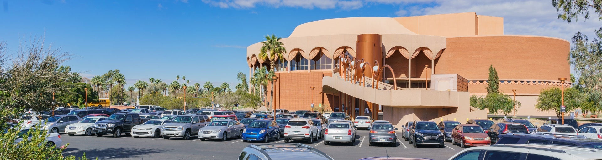 Photo of the parking spaces near the gammage. 